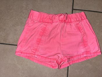 Short fille