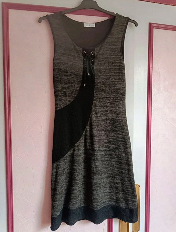 Robe noire "Cache cache" T.38