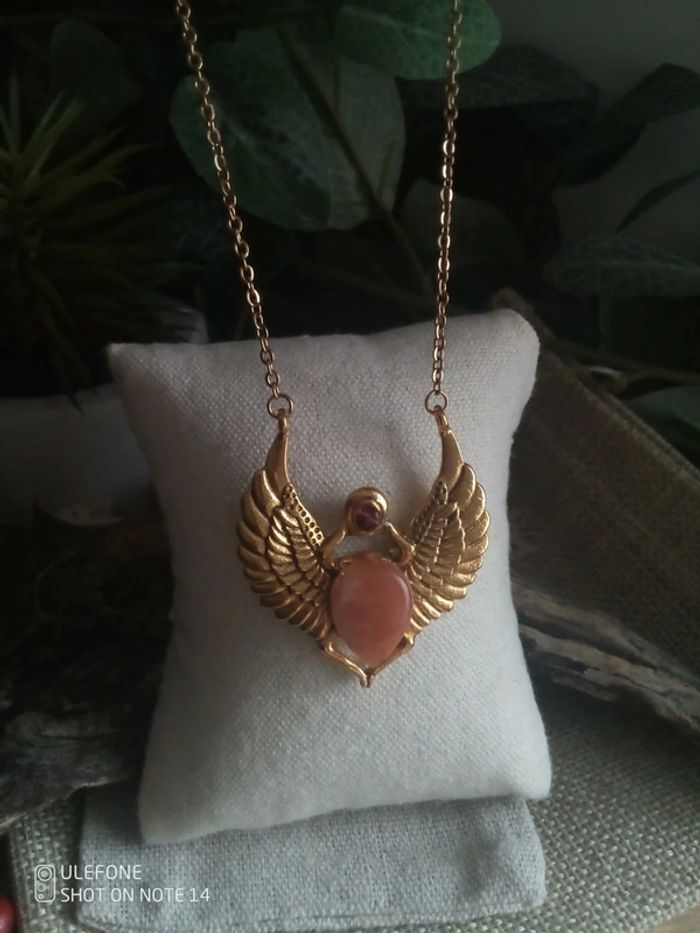 Collier scarabée pierres naturelles semi précieuses