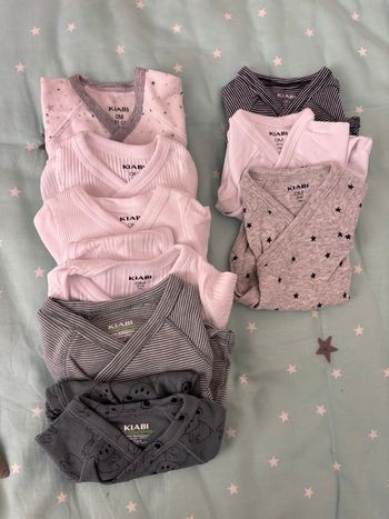 Lot de bodies taille 0 mois