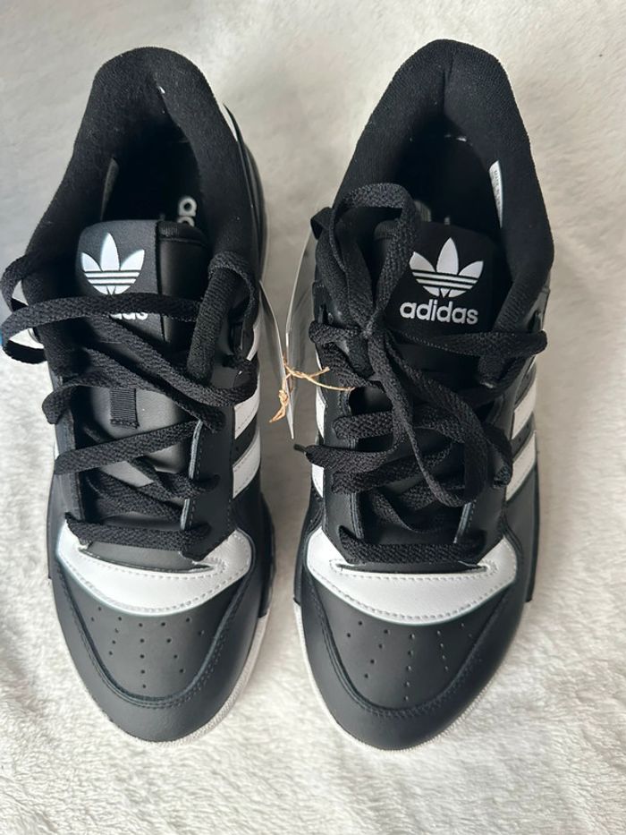 Chaussures adidas rivalry low noir neuf taille 41 1/3 - photo numéro 6