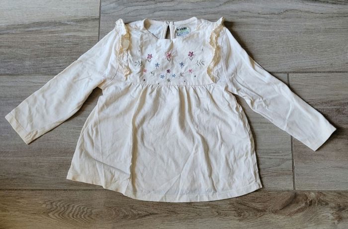 Ensemble t-shirt manches longues fleuris et legging  taille 18 mois - photo numéro 2