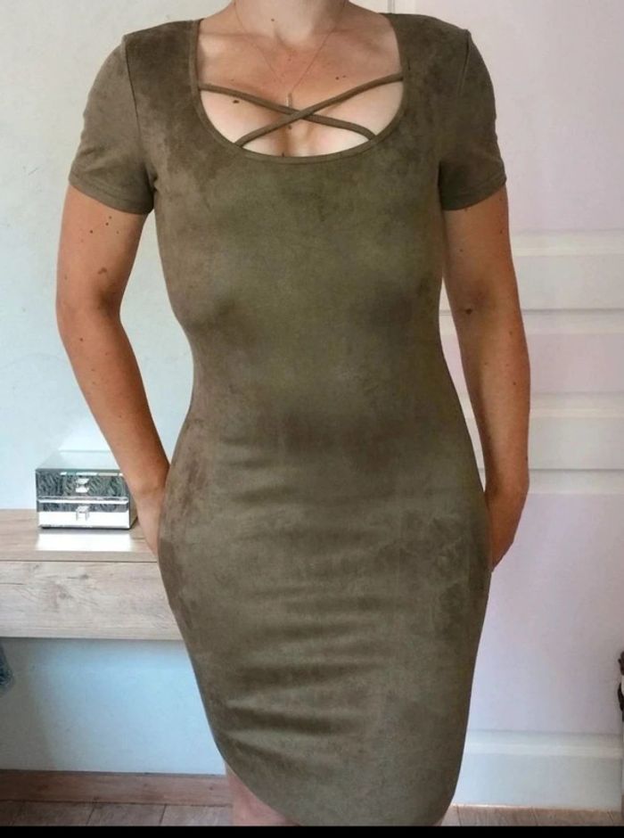 Robe moulante suédine - vert kaki - Only - Vintage S= XS actuel - Comme Neuve