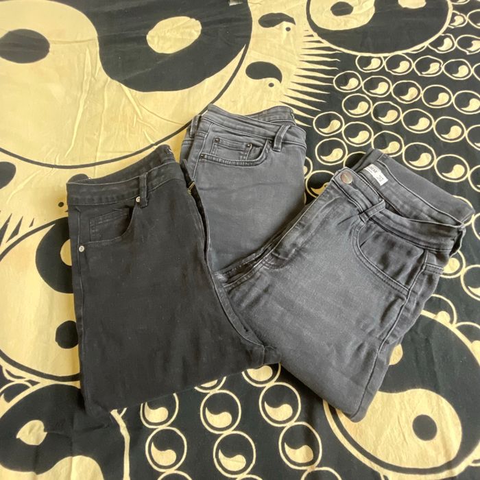 Lot 3 jeans