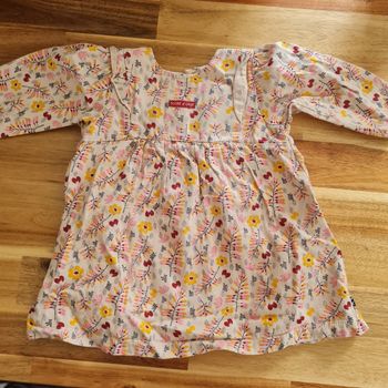 Robe à motif fleuri 67cm 💛