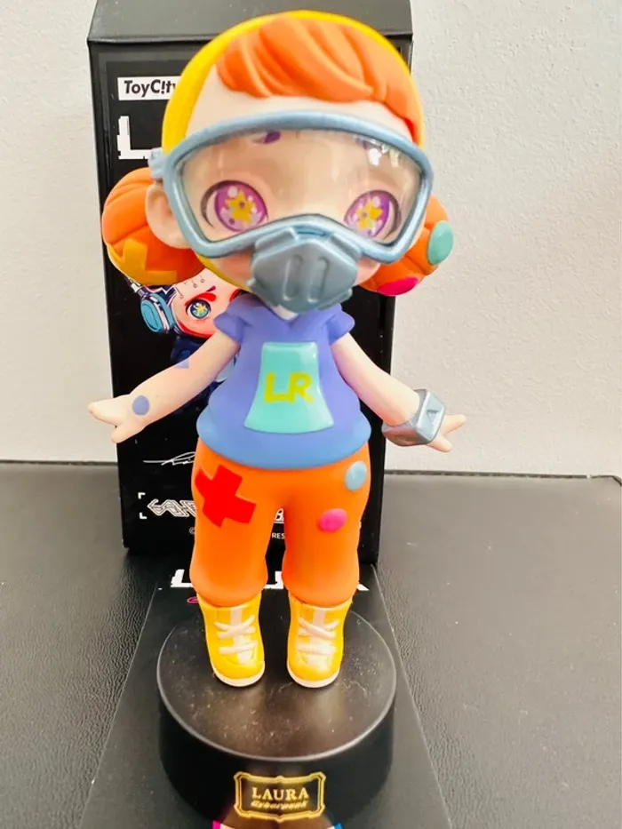 Figurine de Collection Gamer Girl – Série Laura Cyberpunk – Achat 2018 - photo numéro 2