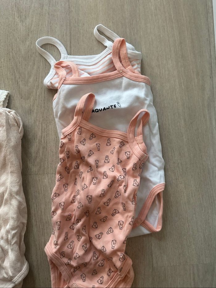 Lot 38 articles fille 6 mois - photo numéro 4