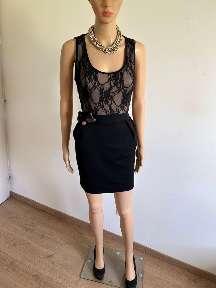 Robe noire et beige sans manches Rinascimento taille M état satisfaisant (taille petit) - photo numéro 3