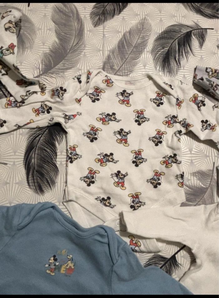 Lot 5 bodies bébé Disney – Taille 1 mois - photo numéro 4
