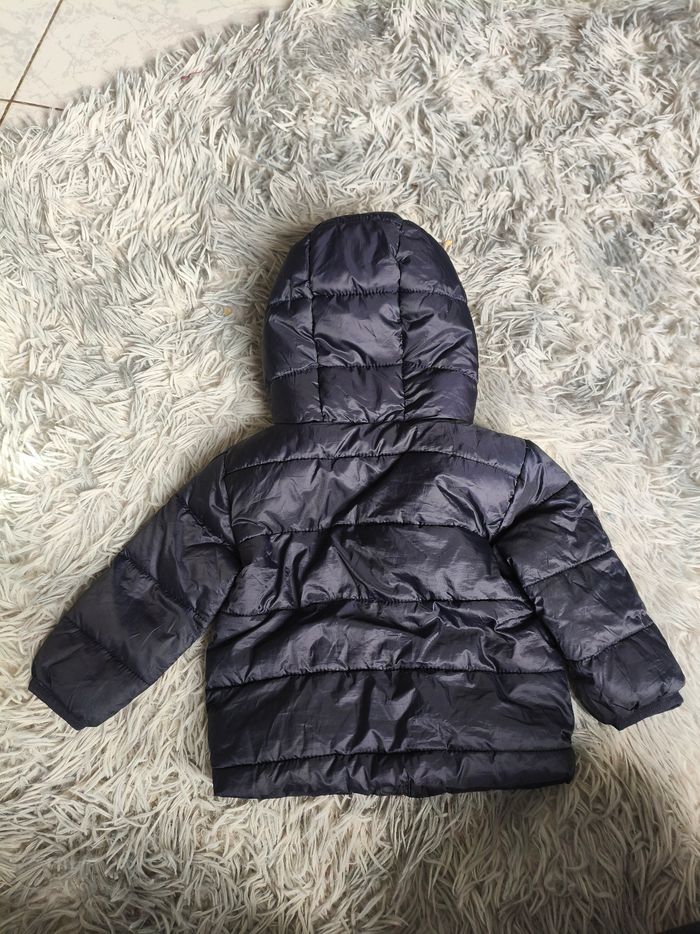 Doudoune garçon bleu marine avec capuche 3-6 mois  Primark - photo numéro 2