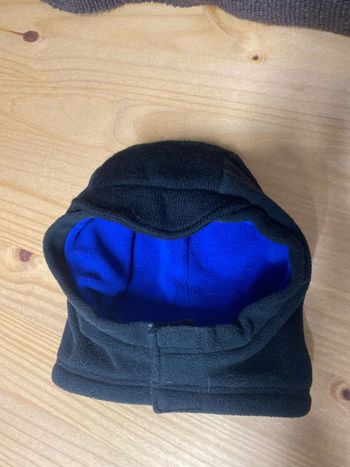 Cagoule enfant’polaire double épaisseur avec scratch
