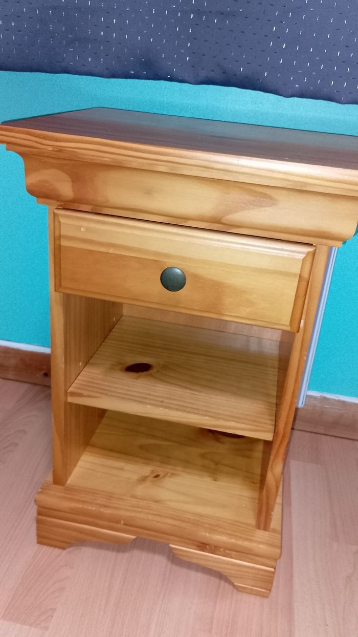 Table de nuit,de chevet en bois - photo numéro 1