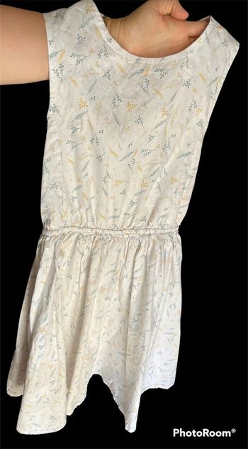 Jolie robe d’été blanche motifs «feuilles » T. 12 ans/152 cm fille TBE