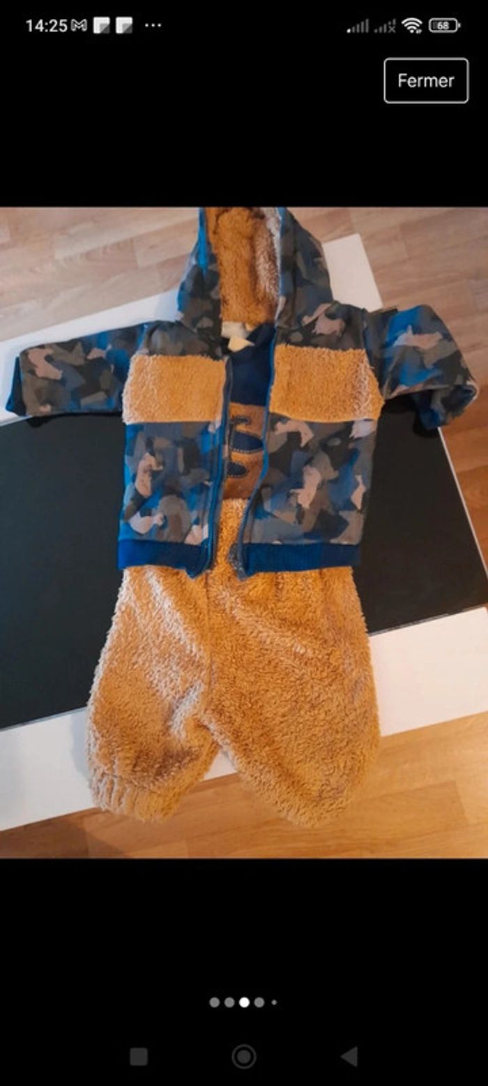 Lot 5 pyjamas en velours très bon état taille 6 mois - photo numéro 3