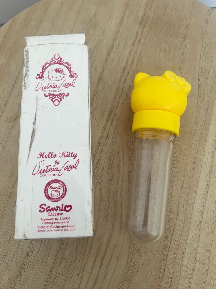 Tube Hello Kitty by Victoria Casal couture