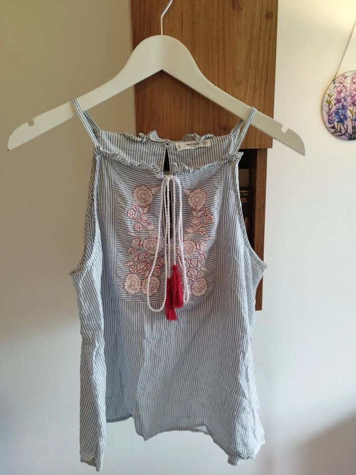 Très joli top style marinière avec imprimés fleuris de la marque Mango taille L