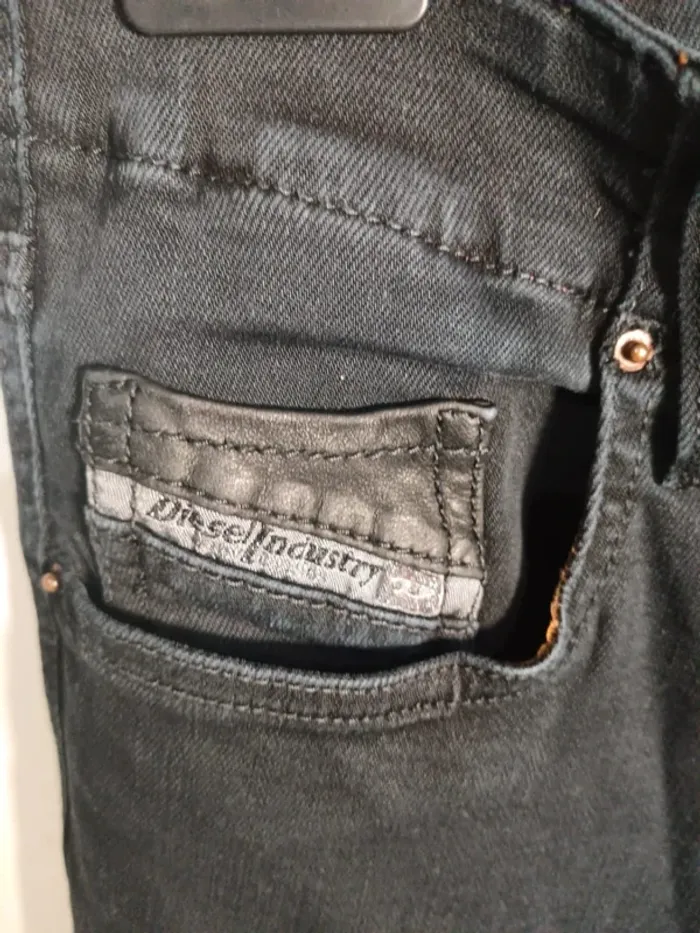 C10 jeans noir Diesel W25 - photo numéro 3