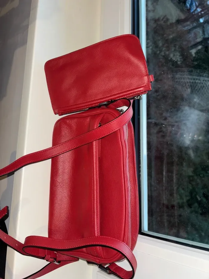 sac rouge La Bagagerie neuf - photo numéro 3