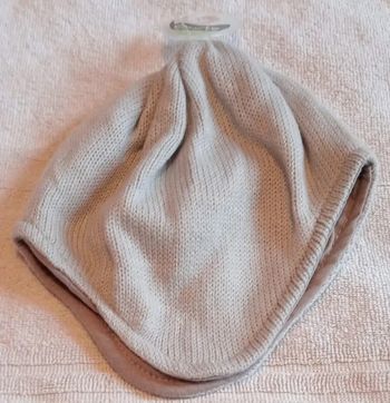 Bonnet gris Existe en bleu Taille 12 / 24 mois