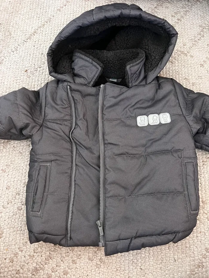 Veste à capuche 6 mois