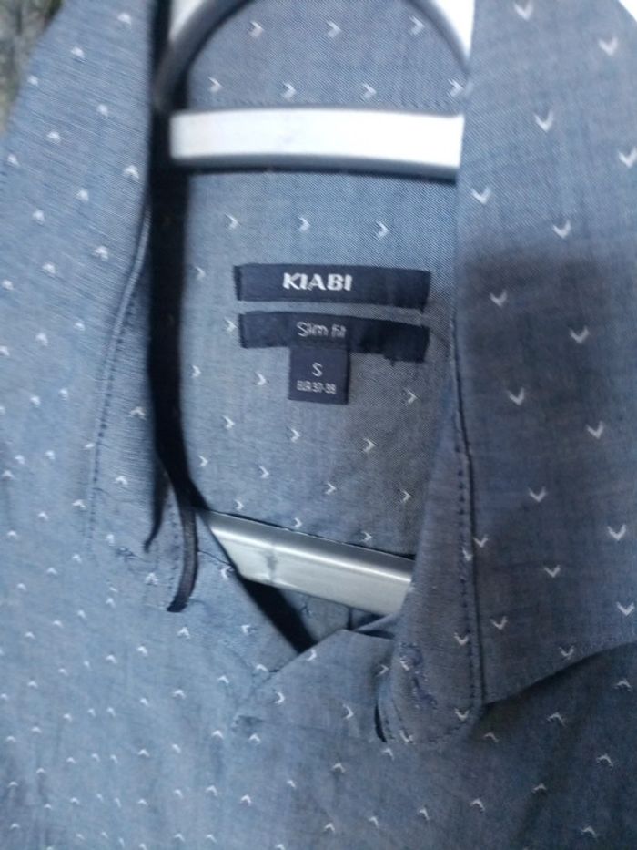 Chemise bleu et motifs - photo numéro 2