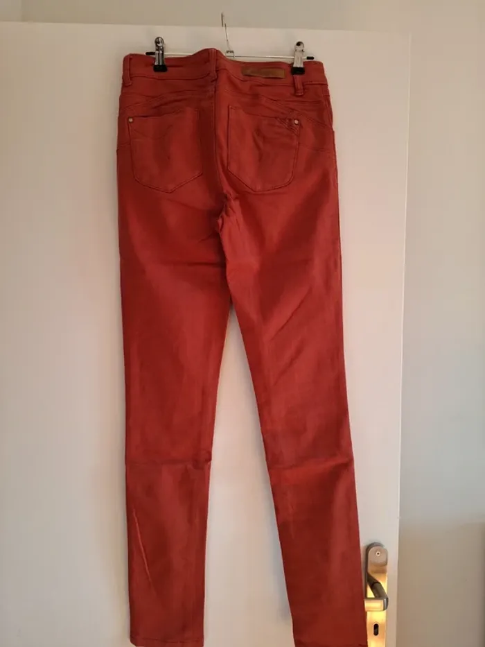 Pantalon rouge bordeaux grain de malice - 38 - très bon état - photo numéro 3