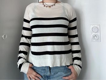 Pull fin blanc à rayures noires – Zara – Taille M – Excellent état (sans étiquette)