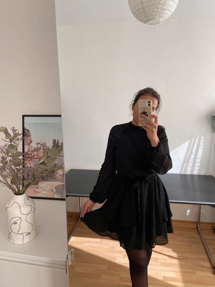 Petite robe noir à volants / Taille 36