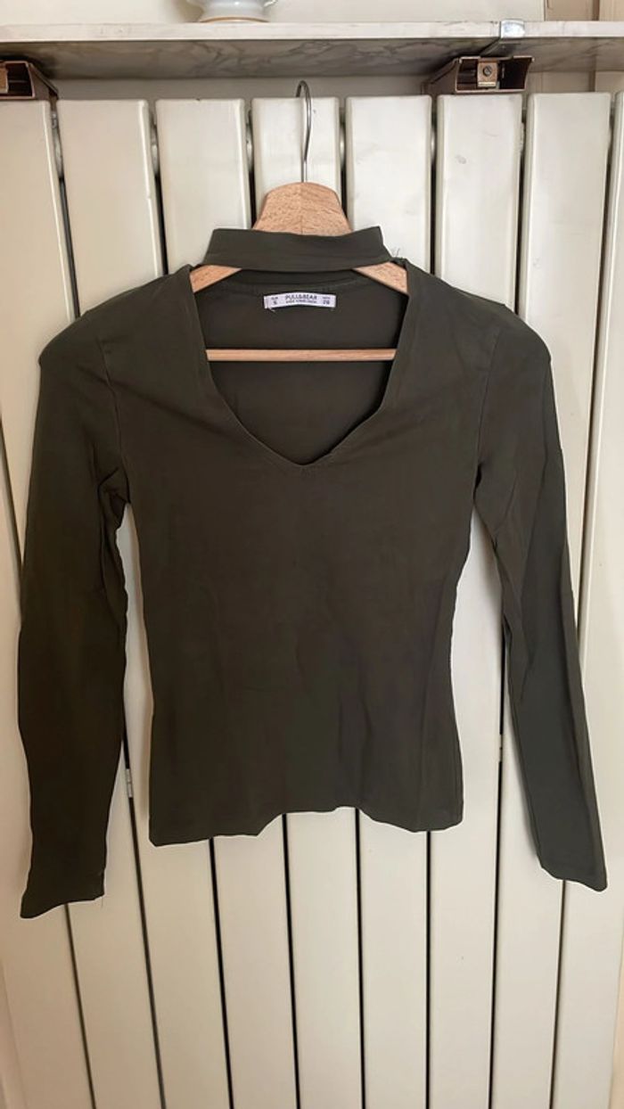 Top Pull&Bear Manches longues avec Choker Khaki