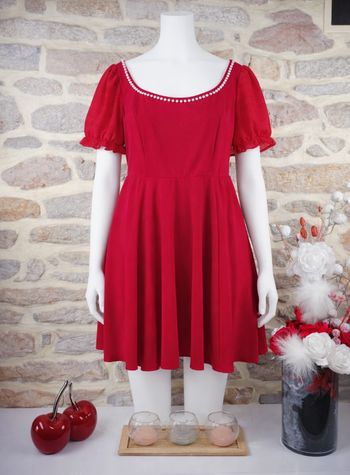 Robe élégante rouge rubis perlée Femme taille 52 marque Asos 🪷 