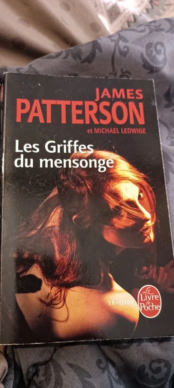 Livre les griffes du mensonge
