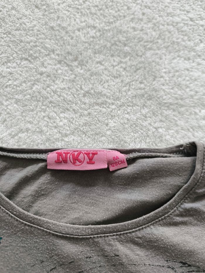 T-shirt 8 ans - photo numéro 4