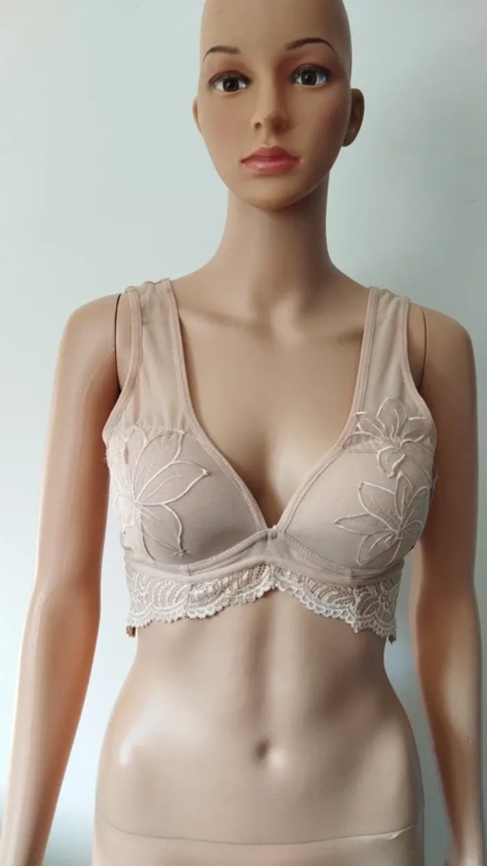 Soutien gorge armature couleur peau taille s/m bonnet b/c - photo numéro 2