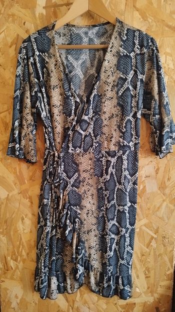 Robe croisé motif peau de serpent