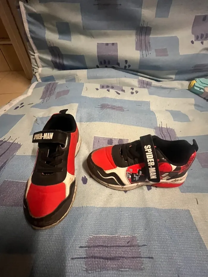 Chaussure lumineuse Spiderman taille 27