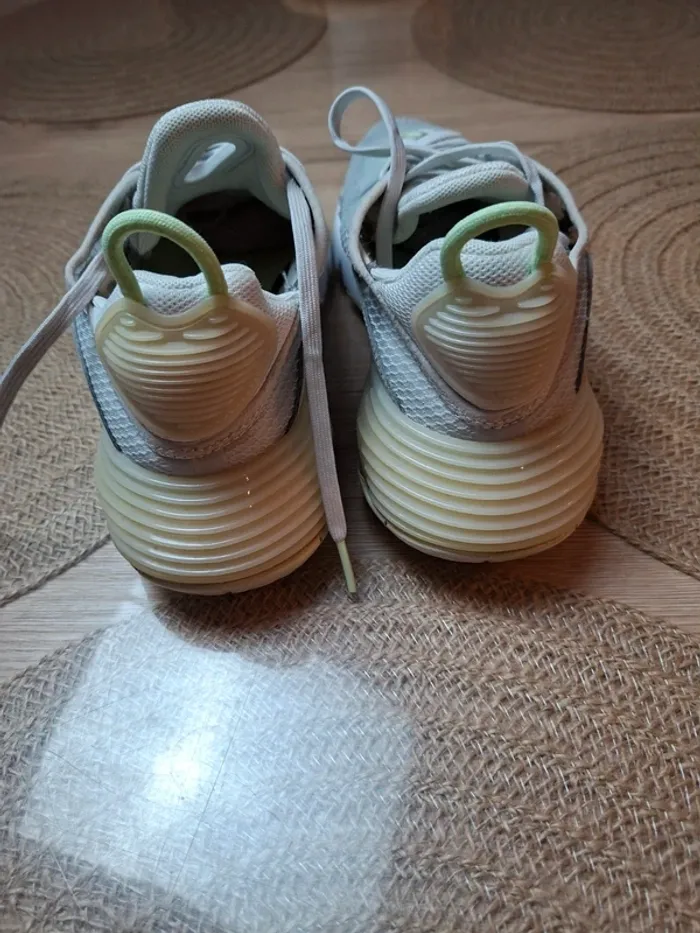 Nike Air Max 2090 Femme Taille 38 – Excellent état - photo numéro 7