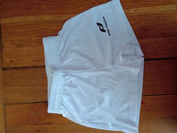 SHORT PRO TOUCH 5-7 ANS ETAT NEUF