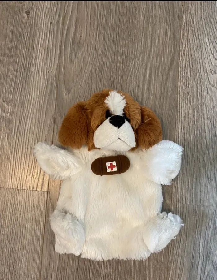 Doudou chien marionnette St. Bernard