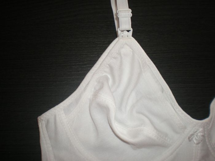 3 Soutien gorge allaitement beige, rose et blanc 90C neuf - photo numéro 4