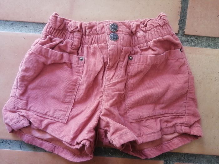 Short velours taille 3 ans
