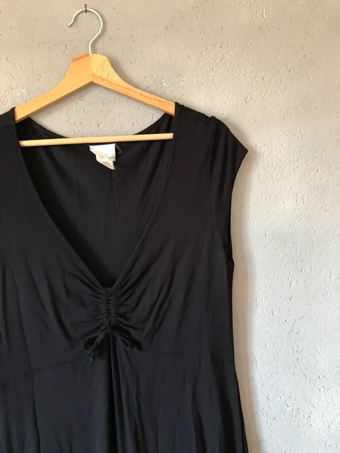 Robe noire taille L 🌻 - photo numéro 2