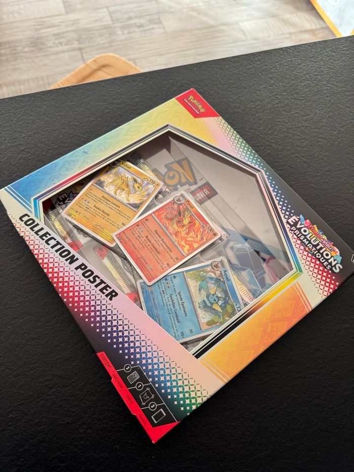[NEUF] Coffret Poster Pokémon EV8.5 Évolutions Prismatiques