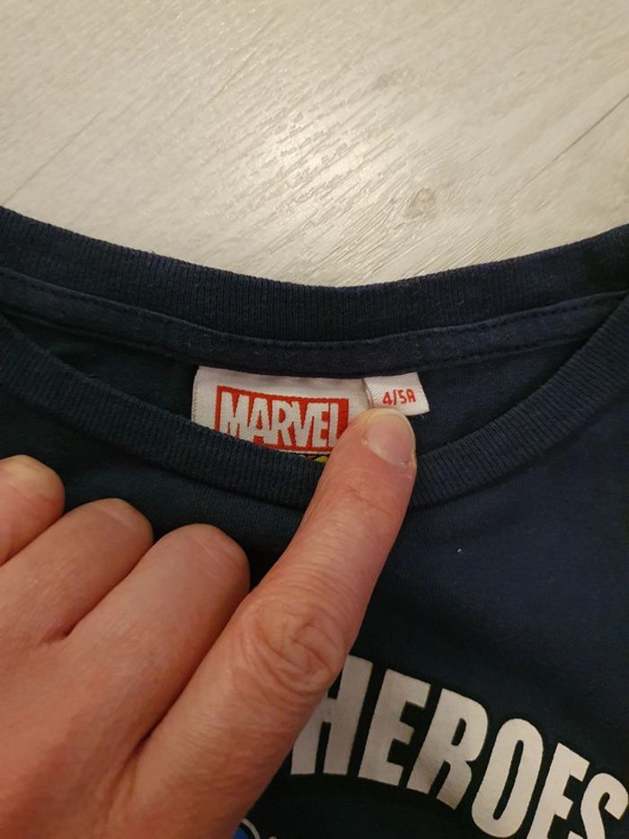 Tshirt Captain America 4/5 ans - photo numéro 2