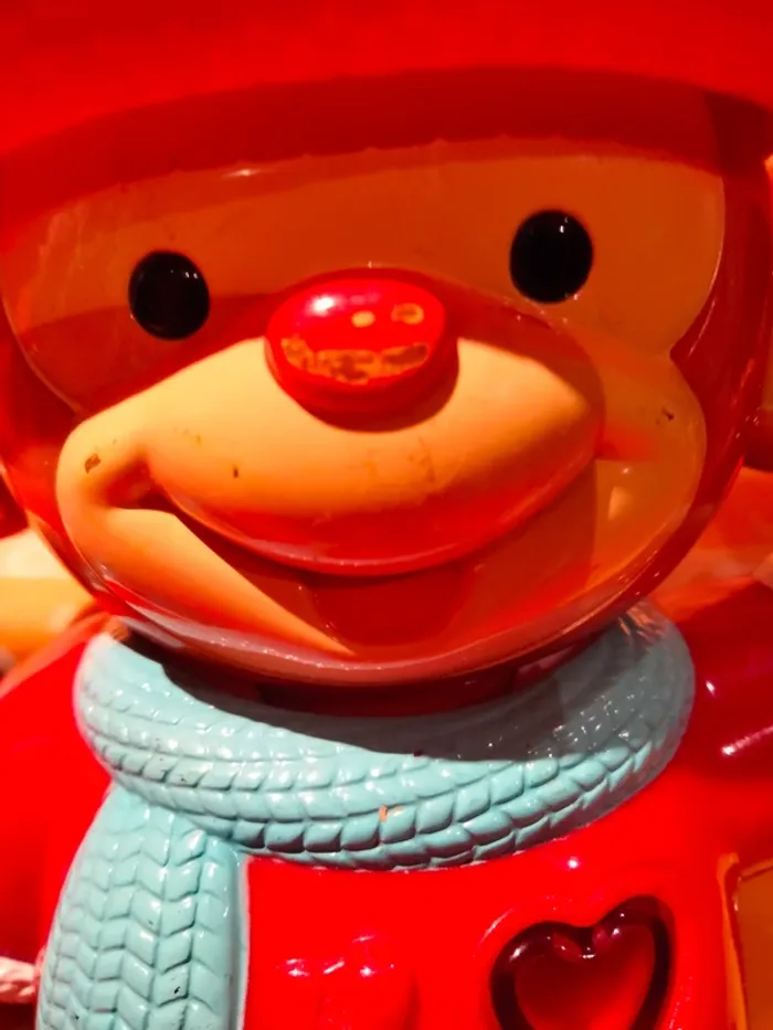 Singe Noé apprend à s'habiller - photo numéro 2