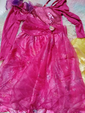 Lot robes déguisement 4/5 ans barbie belle Disney