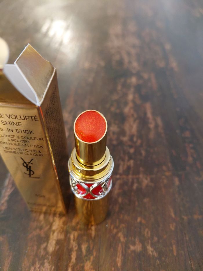 Rouge à lèvres YSL rouge Volupté Shine - photo numéro 4