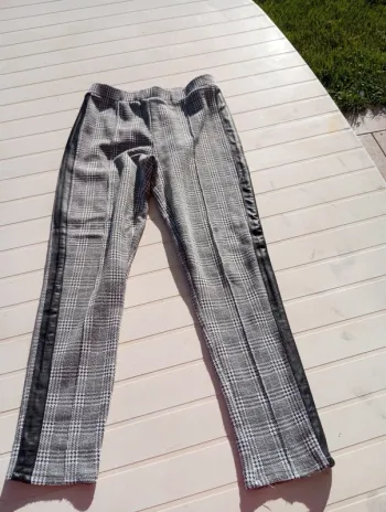 Pantalon épais de marque Kiabi et de taille 10ans