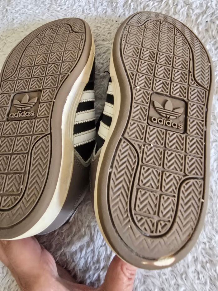 Baskets mixte 🍒Adidas🍒pointure 32 - photo numéro 10