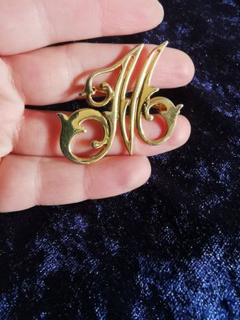 Broche monogramme vintage lettre M italique