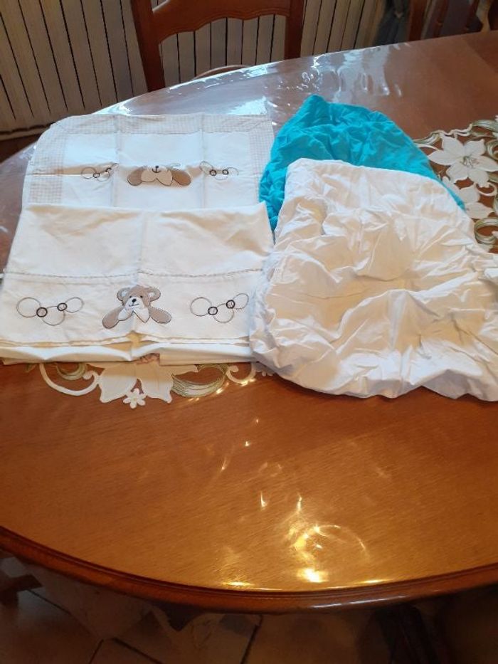 Draps housse pour landau et parure